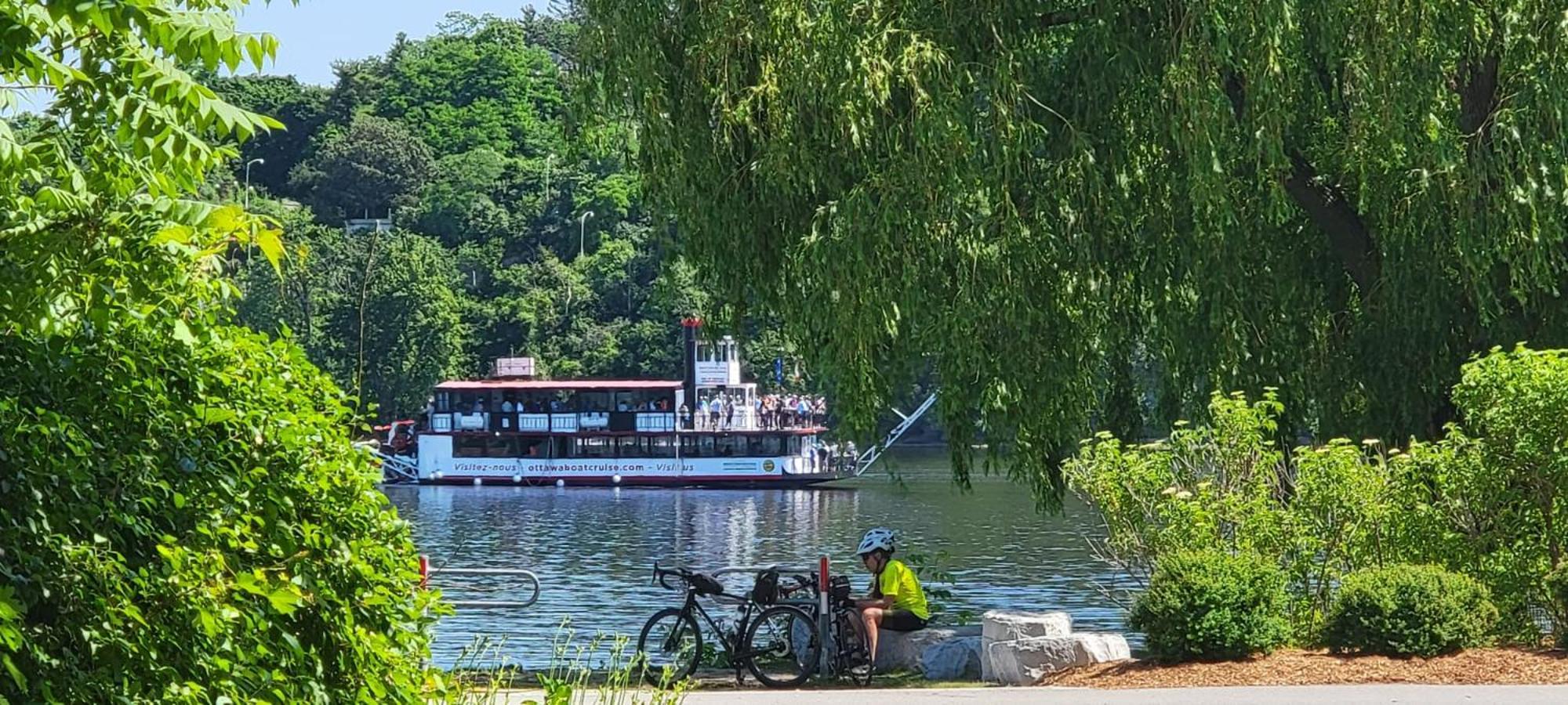 Kokomo INN Bed&Breakfast Ottawa-Gatineau's Only Tropical Riverfront B&B on the National Capital Cycling Pathway Route Verte #1 - for Adults Only - Chambre d'hôtes tropical aux berges des Outaouais BnB #17542O Exterior foto