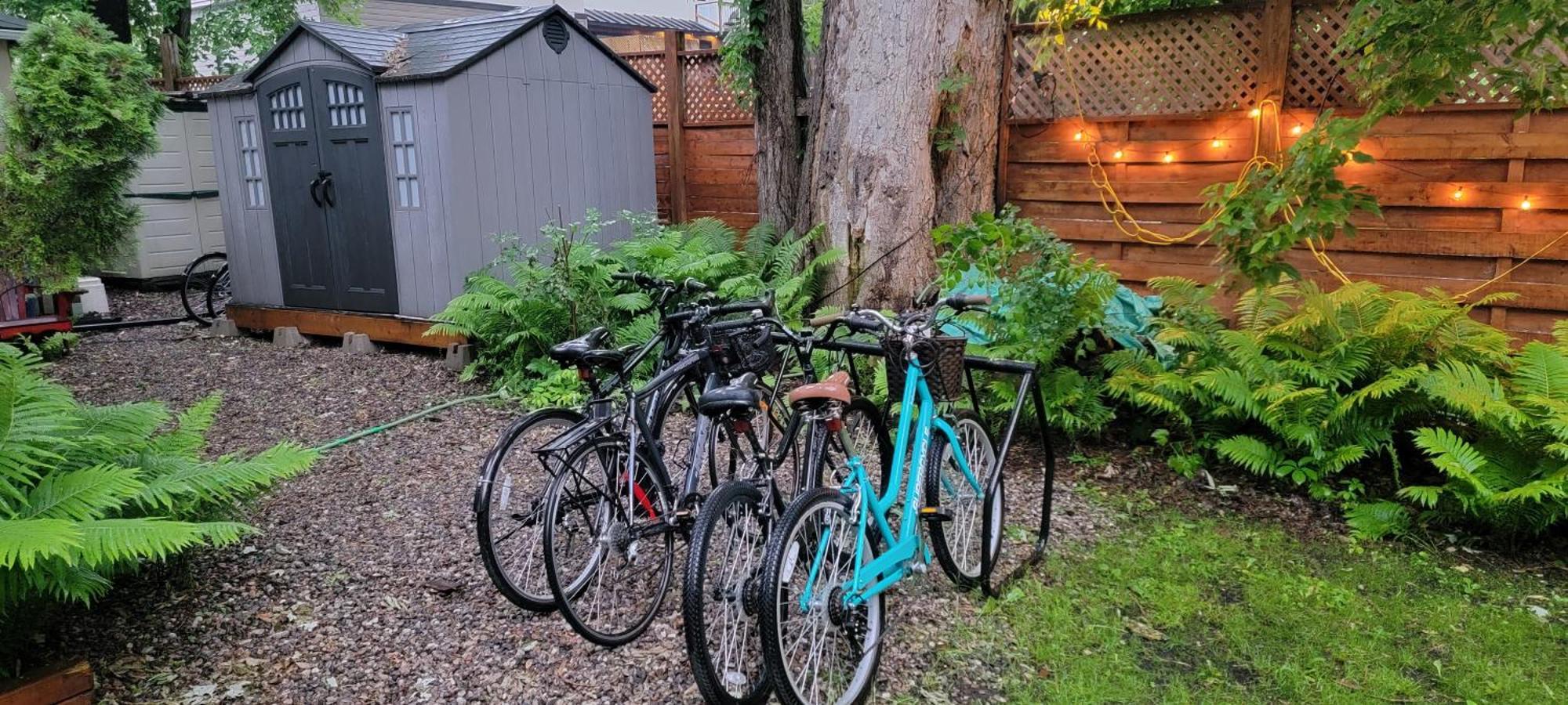 Kokomo INN Bed&Breakfast Ottawa-Gatineau's Only Tropical Riverfront B&B on the National Capital Cycling Pathway Route Verte #1 - for Adults Only - Chambre d'hôtes tropical aux berges des Outaouais BnB #17542O Exterior foto