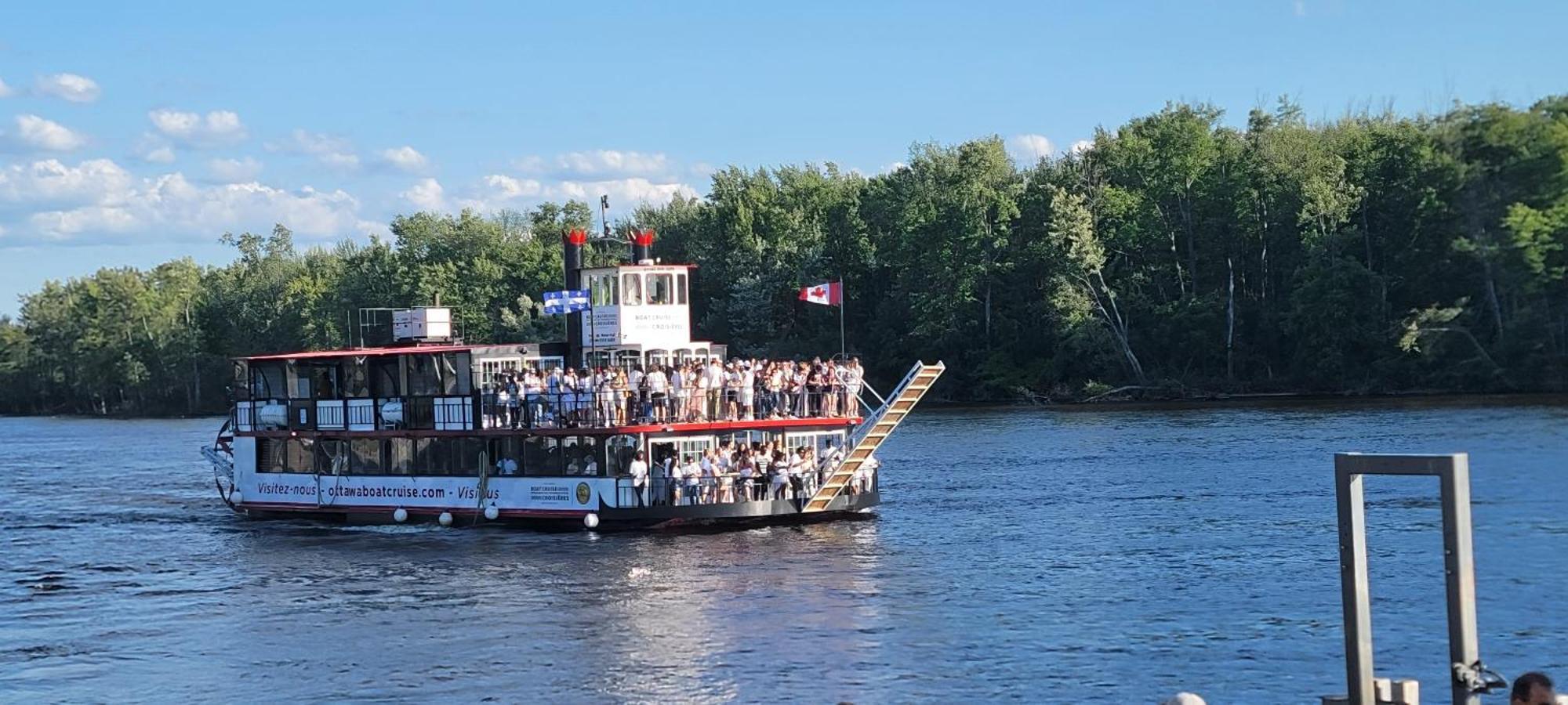 Kokomo INN Bed&Breakfast Ottawa-Gatineau's Only Tropical Riverfront B&B on the National Capital Cycling Pathway Route Verte #1 - for Adults Only - Chambre d'hôtes tropical aux berges des Outaouais BnB #17542O Exterior foto